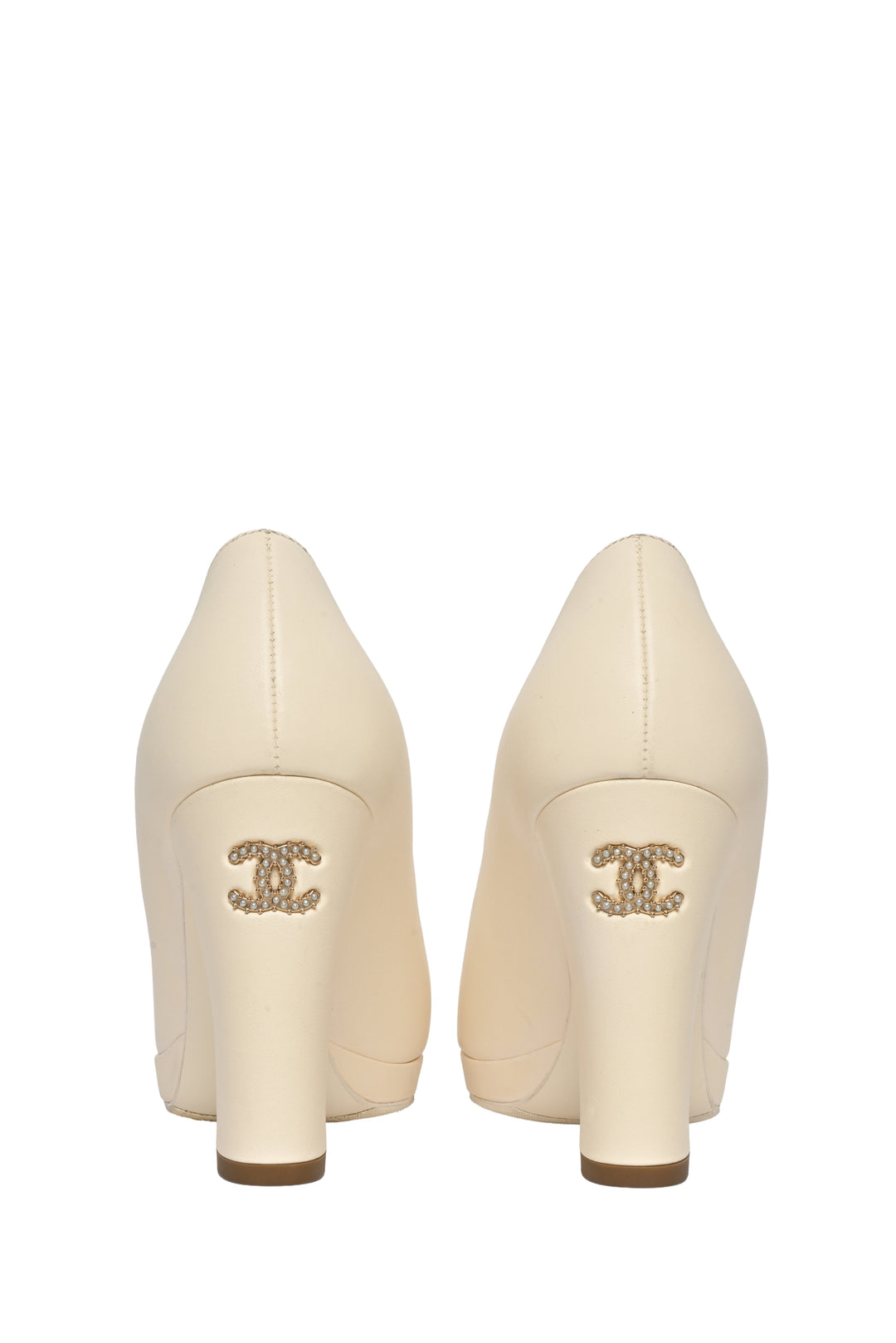 Chanel Size 35.5 Faux Pearl Interlocking CC Cap Toe Pumps