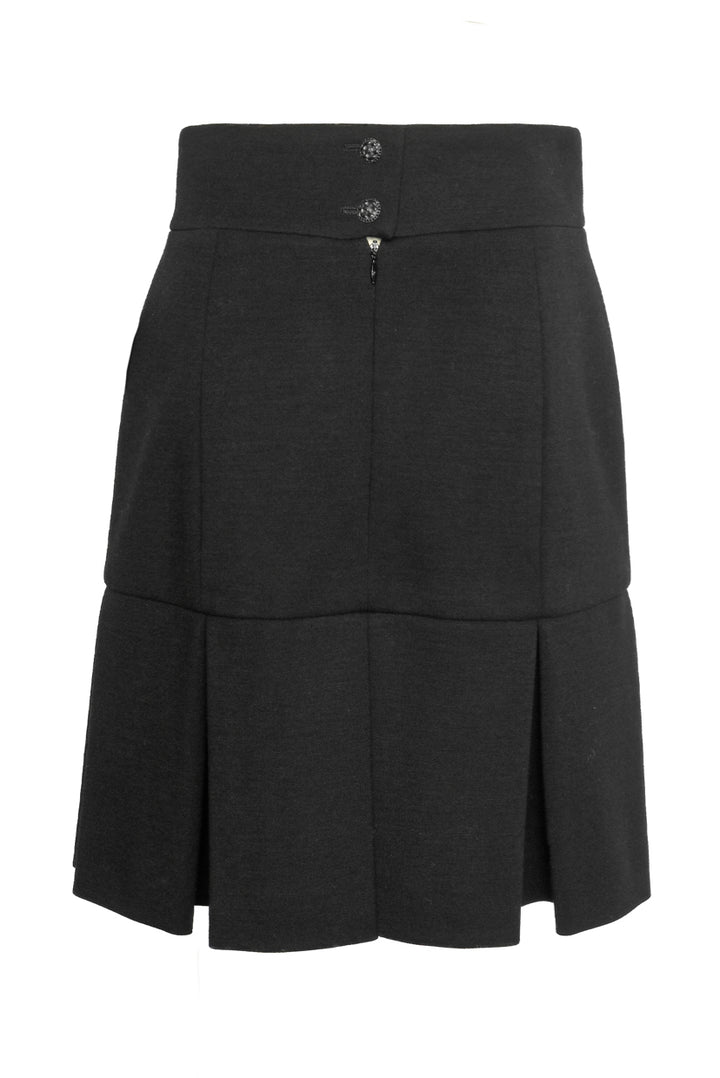 Chanel Size 40 Pleated Wool Skirt