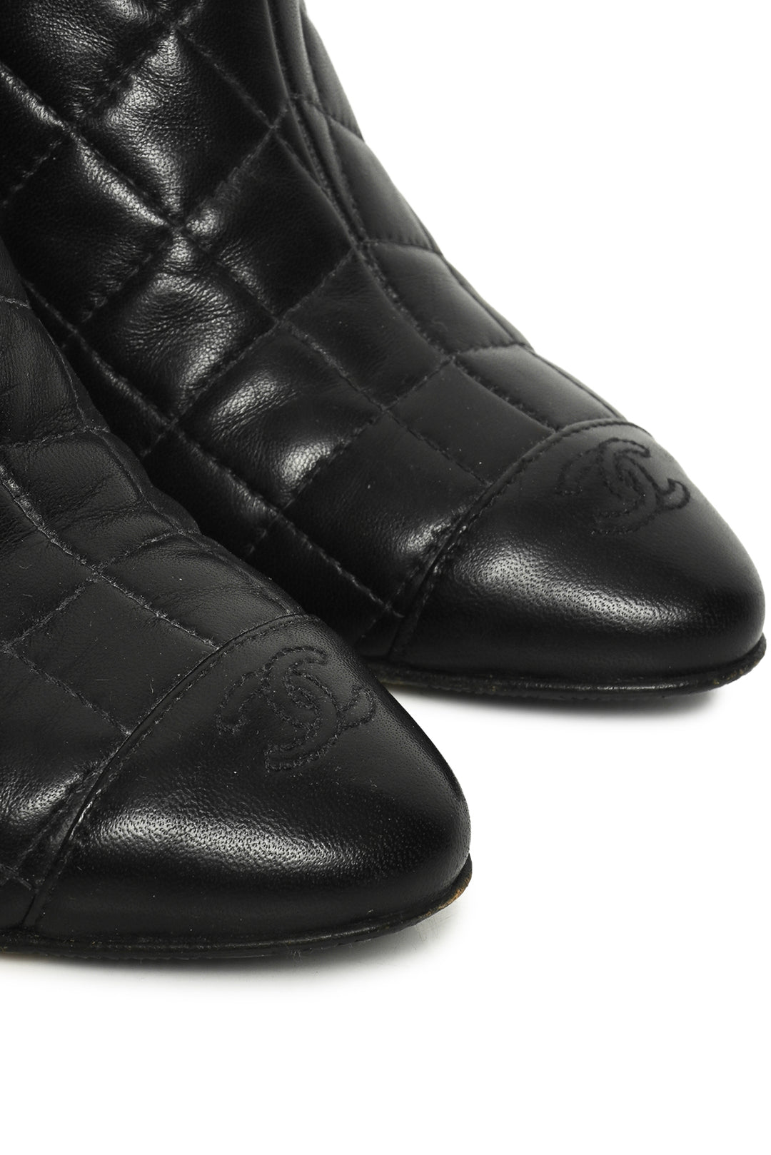 Chanel Size 39 Quilted CC Cap Toe Ankle Boots