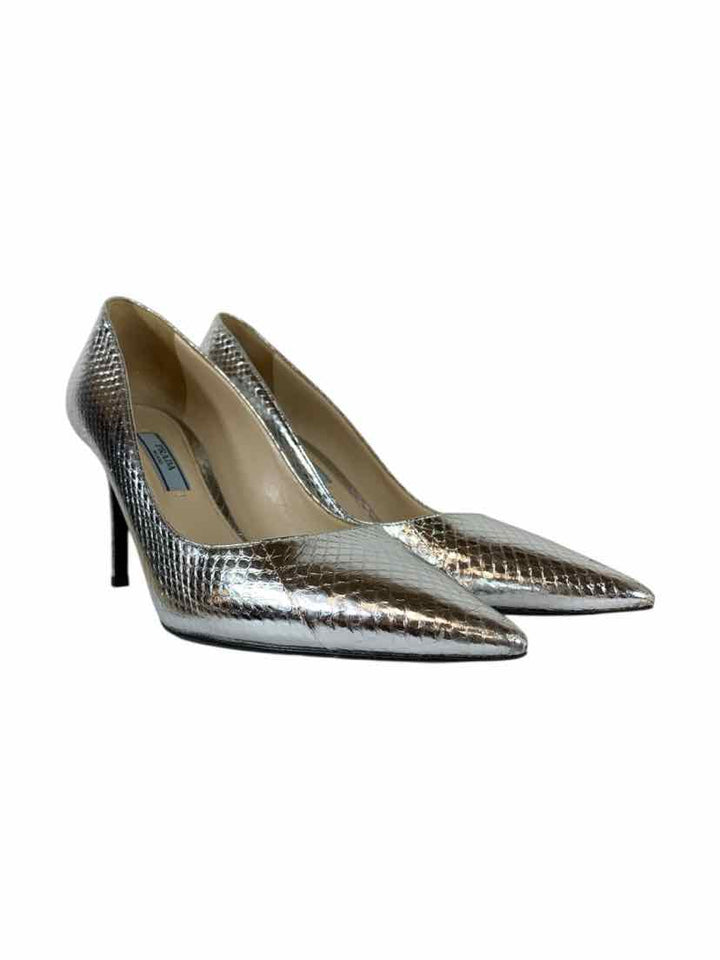 Prada Size 37.5 Pumps