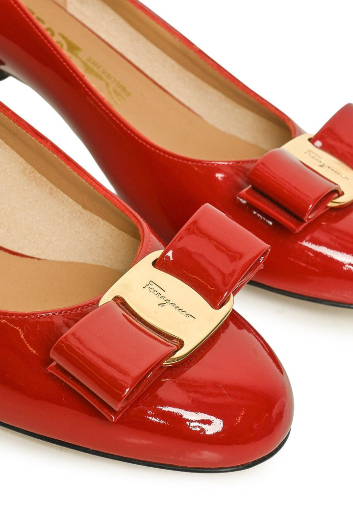 Ferragamo Size 5 Vara Bow Pumps