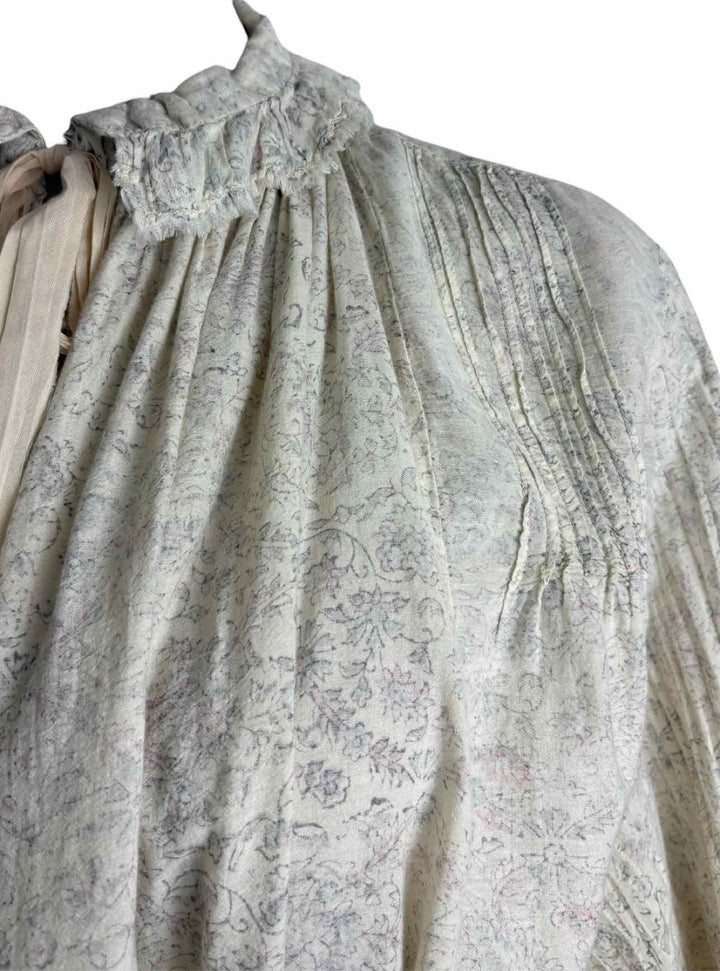 Magnolia Pearl Size OS Amadeus Floral Tops