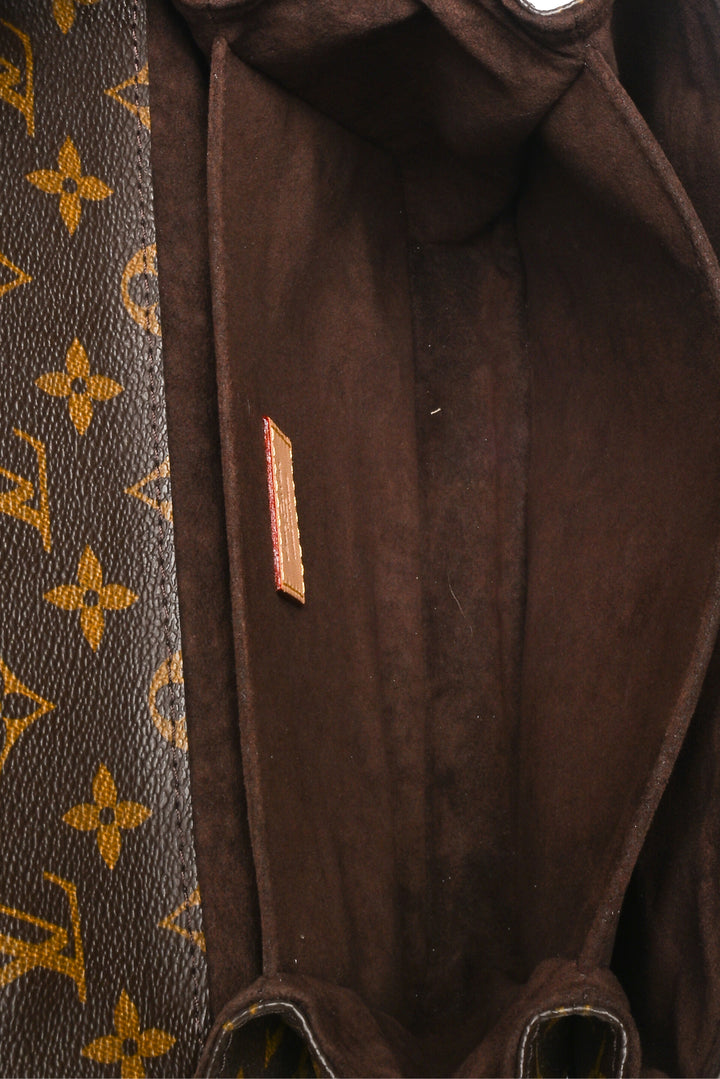 Louis Vuitton 2016 Monogram Pochette Metis Bag