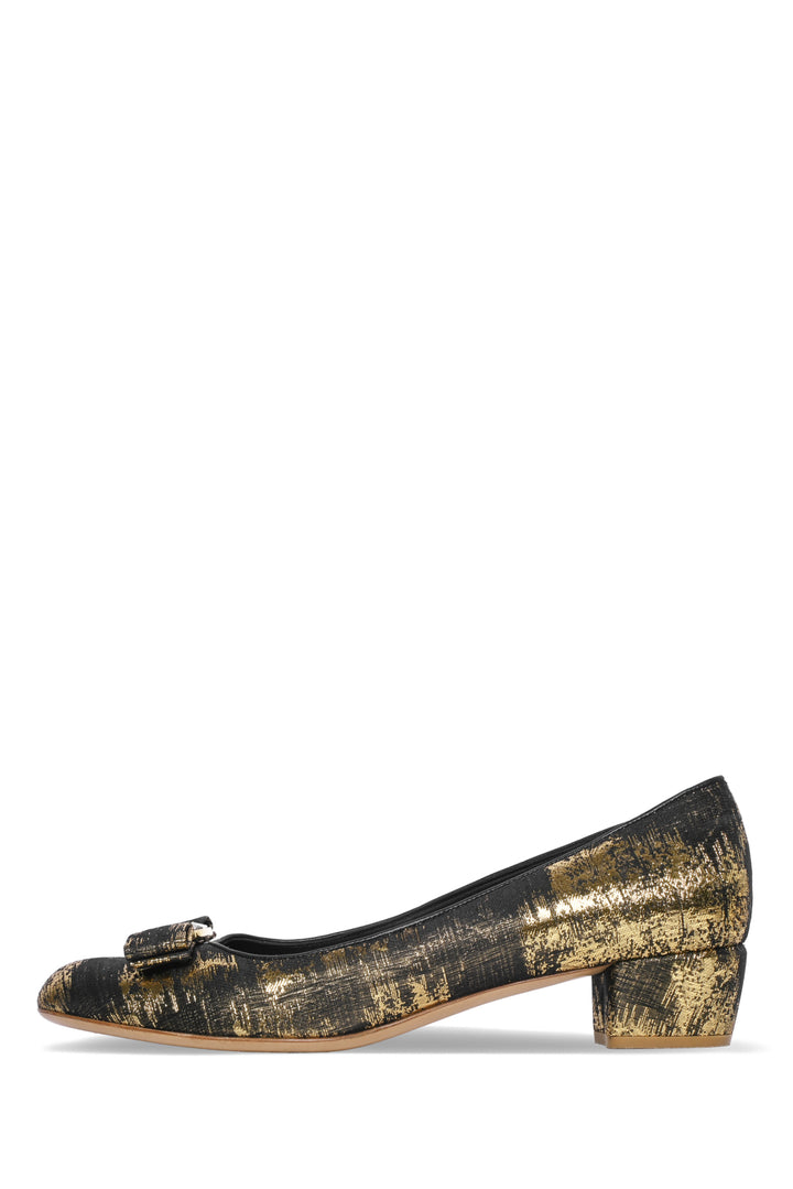 Salvatore Ferragamo Size 9 Pumps