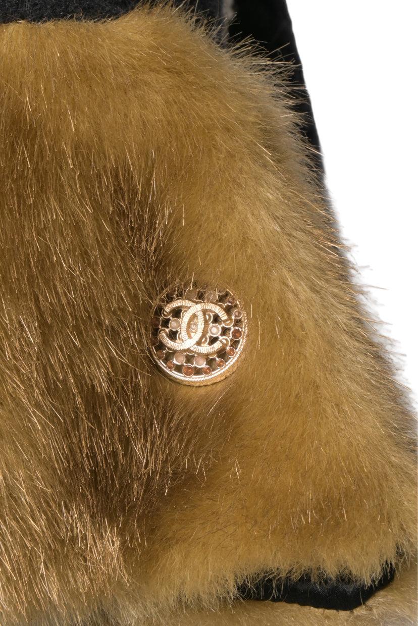 Chanel Size 40 Faux Fur Camellia Pattern Jacket