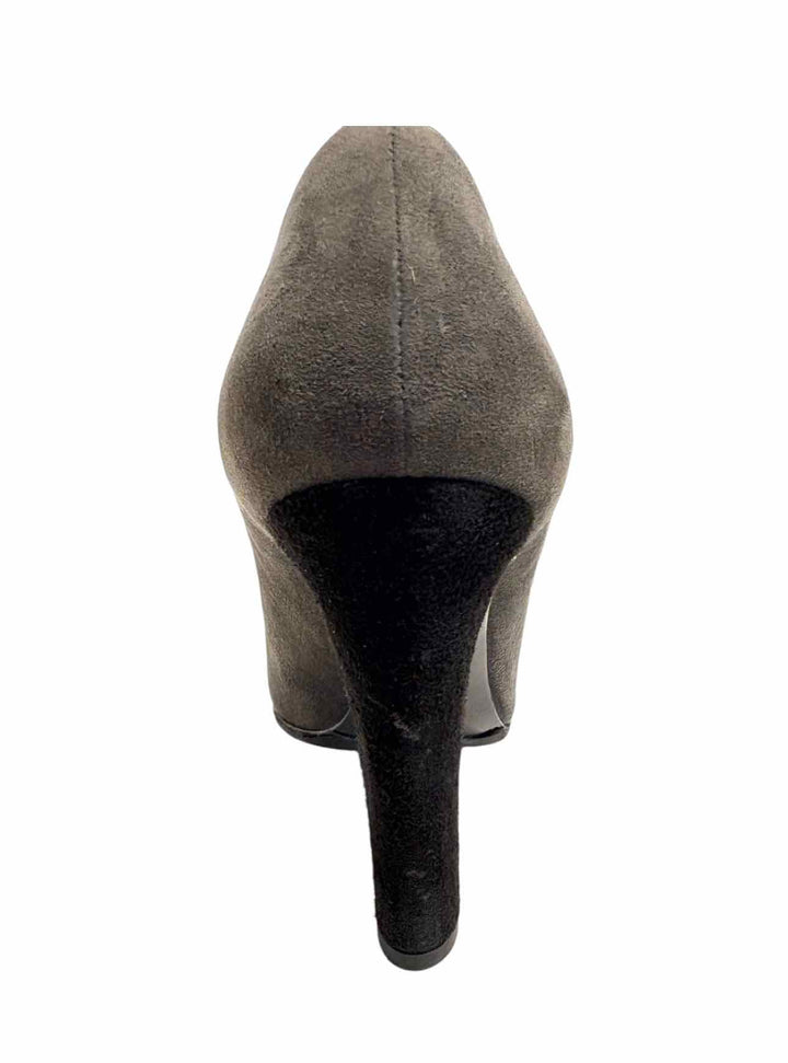 Prada Size 37.5 Pumps