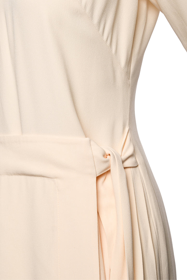 St. John Size 4 Short Sleeve Pleated Midi Dress
