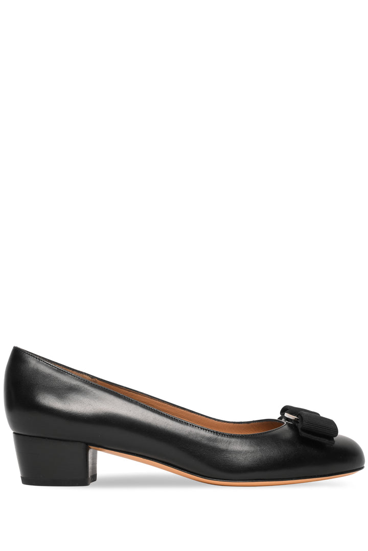 Salvatore Ferragamo Size 5 Vara Bow Leather Pumps