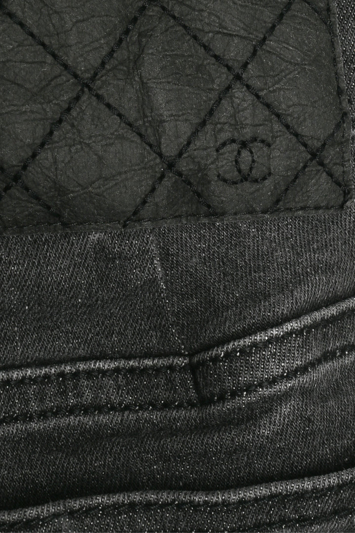 Chanel Size 26 CC Logo Skinny Jeans