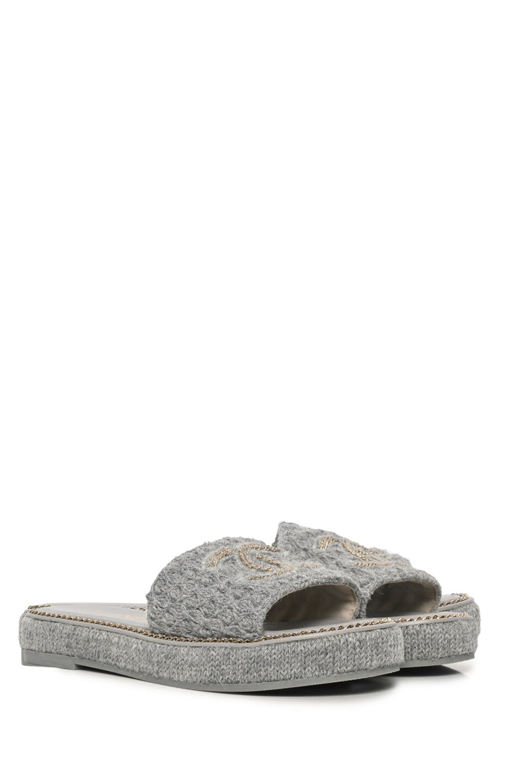Chanel Size 37 Chain CC Slide Sandals