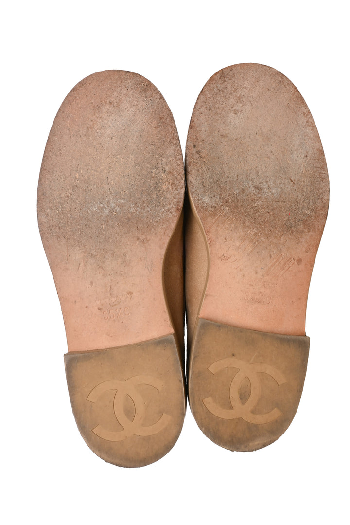 Chanel Size 35.5 Suede CC Loafers