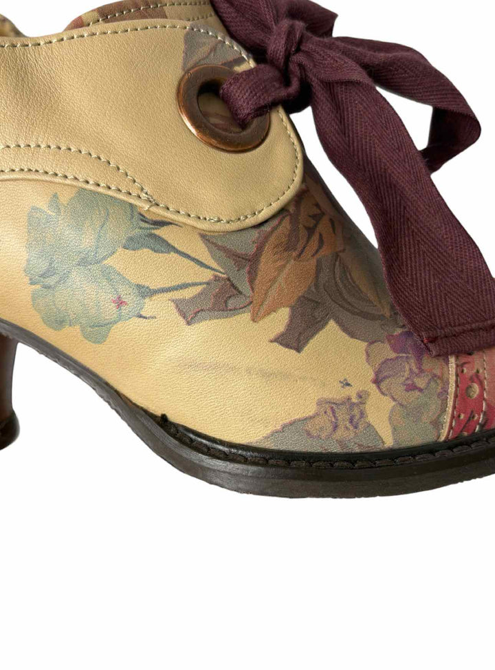 John Fluevog Size 10 East End Templeton Lace-up Pumps