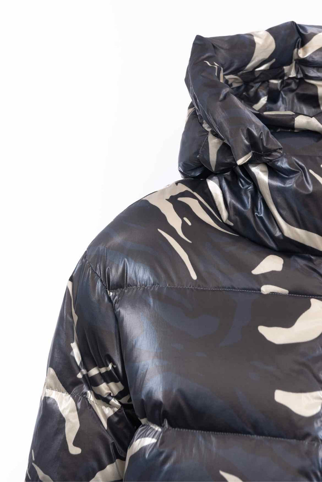 BOGNER Size M  Ski Valentina Camo Jacket