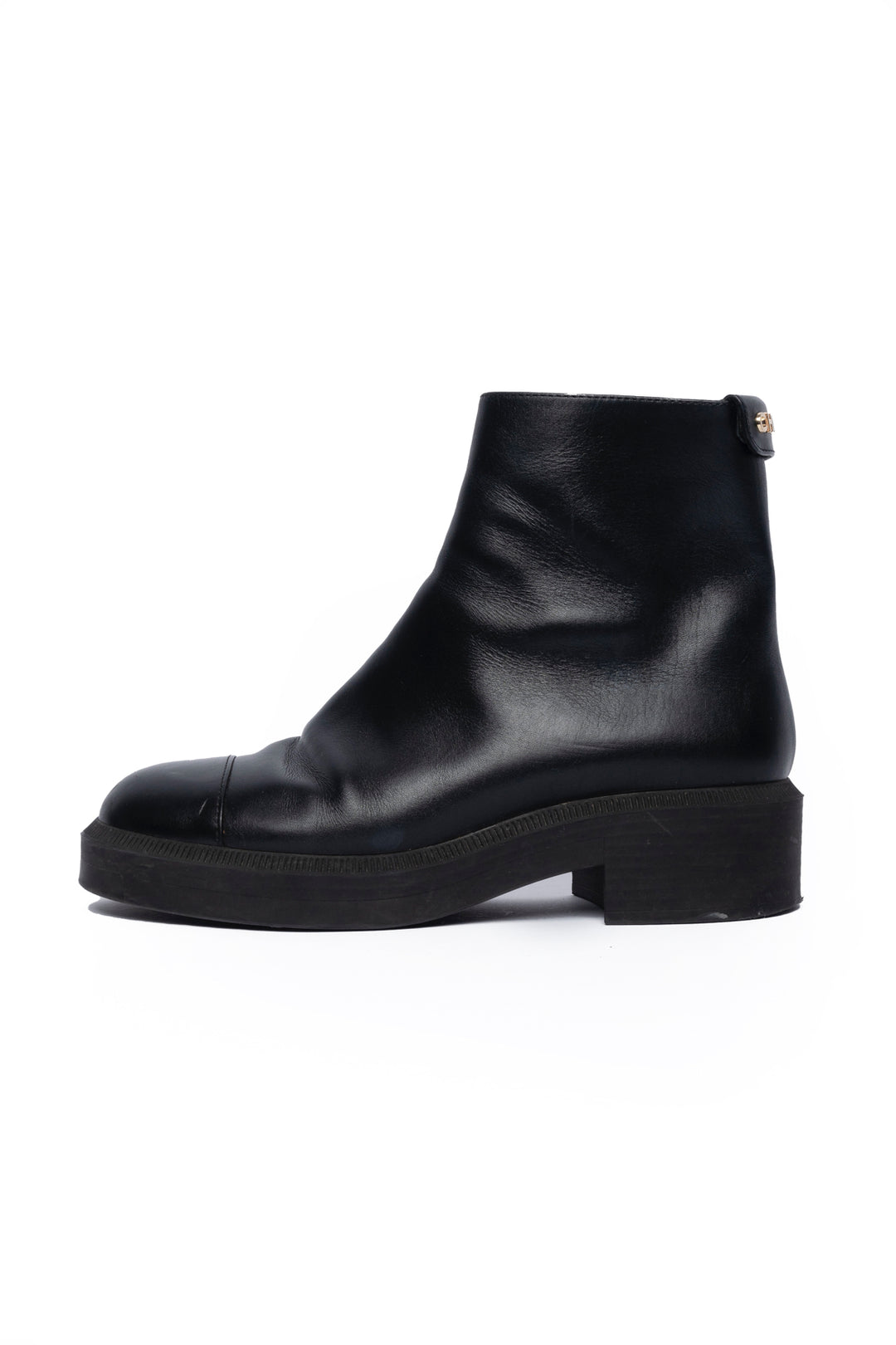 Chanel Size 38.5 Leather Logo Ankle Boots