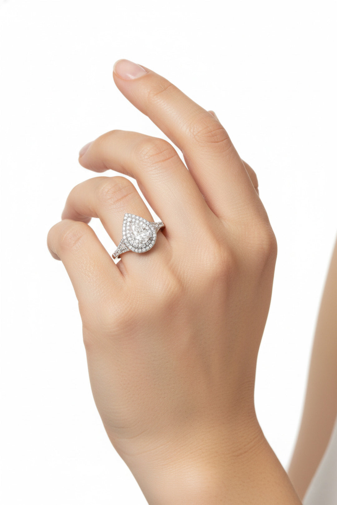 14k White Gold Pear Shaped Diamond Size 6 Ring