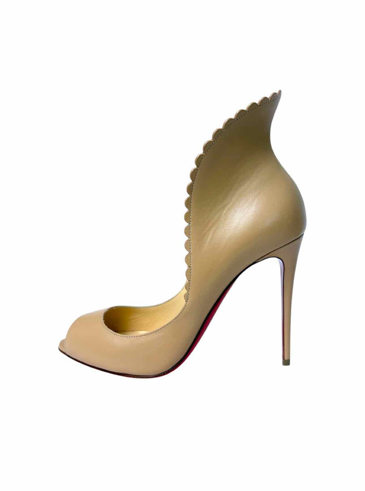 Louboutin Size 38.5 Pijonina Scalloped Leather Pumps