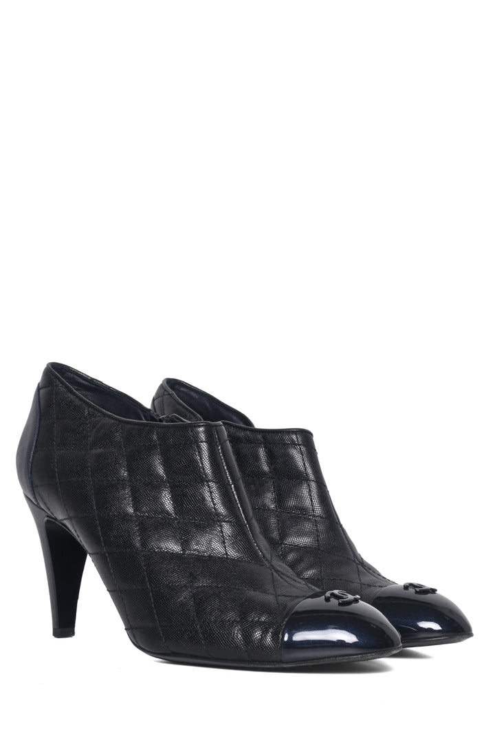Chanel Size 39.5 Interlocking CC Logo Ankle Boots