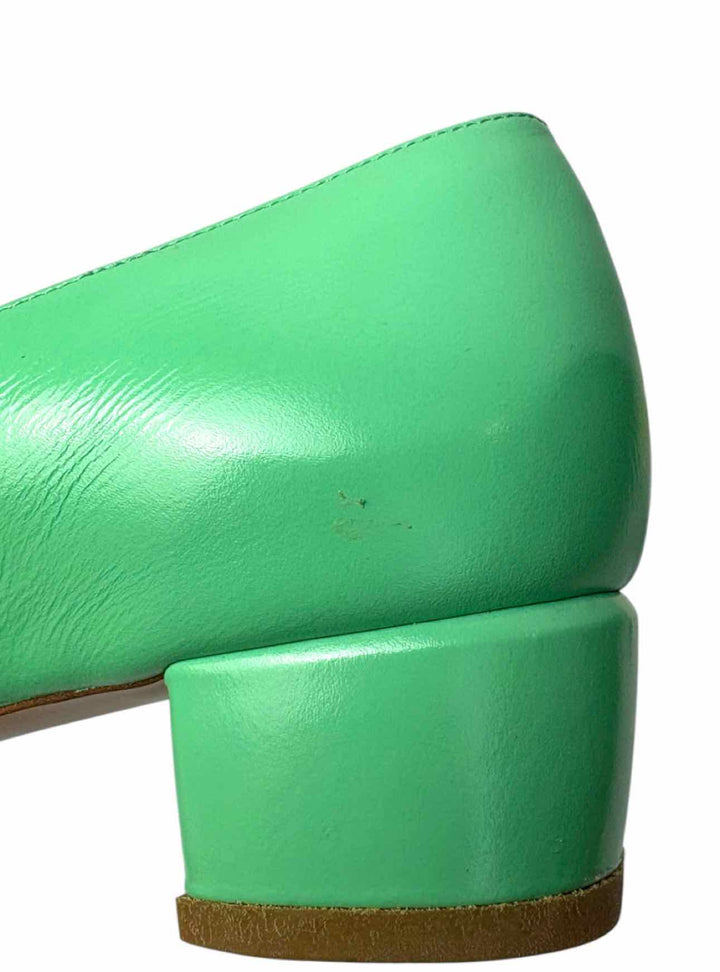Ferragamo Size 8 Vara Leather Logo Bow Pumps