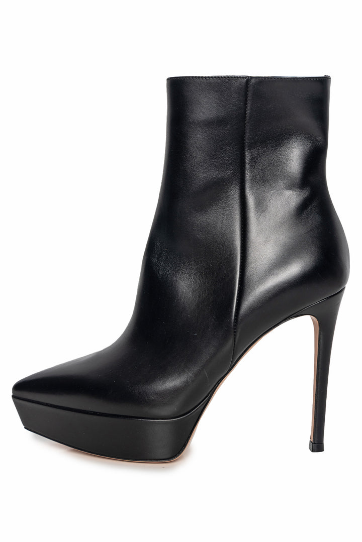 Gianvito Rossi Size 37 Ankle Boots