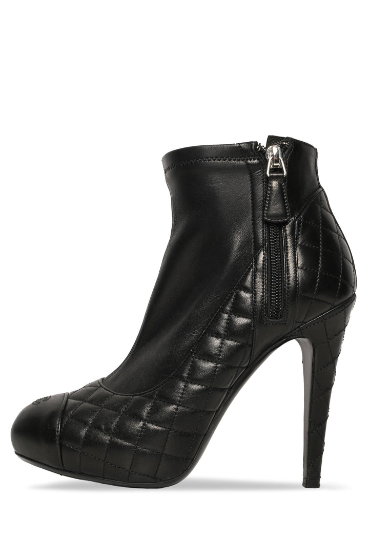 Chanel Size 38 CC Quilted Leather Ankle Boots