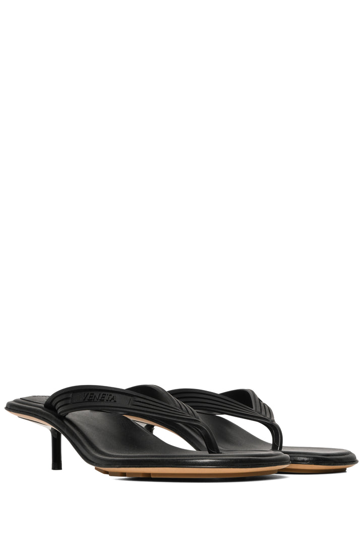 Bottega Veneta Size 36 Sampieri Thong Logo-Embossed Rubber & Leather Sandals