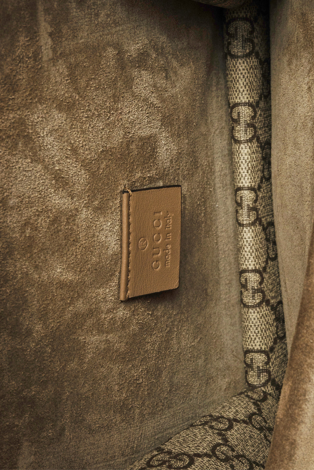 Gucci Dionysus GG Supreme Mini Shoulder Bag