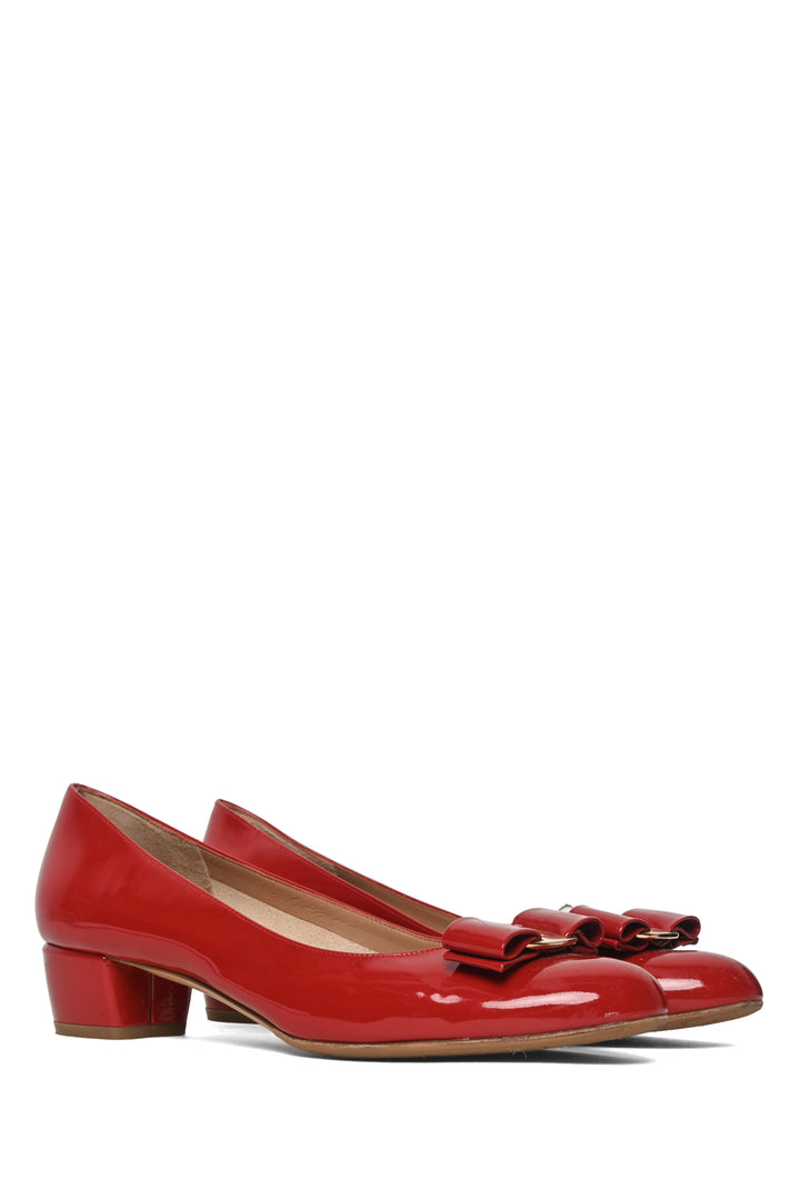 Salvatore Ferragamo Size 8.5 Vara Patent Pumps