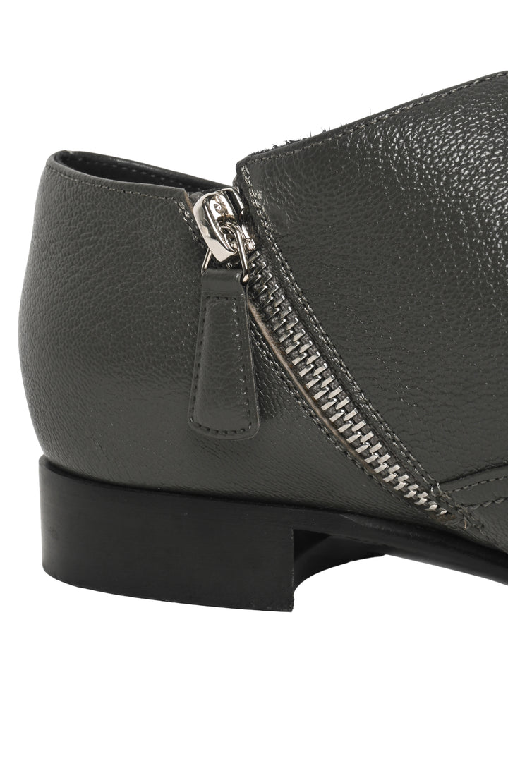 Chanel Size 37.5 Interlocking CC Logo Leather Oxfords