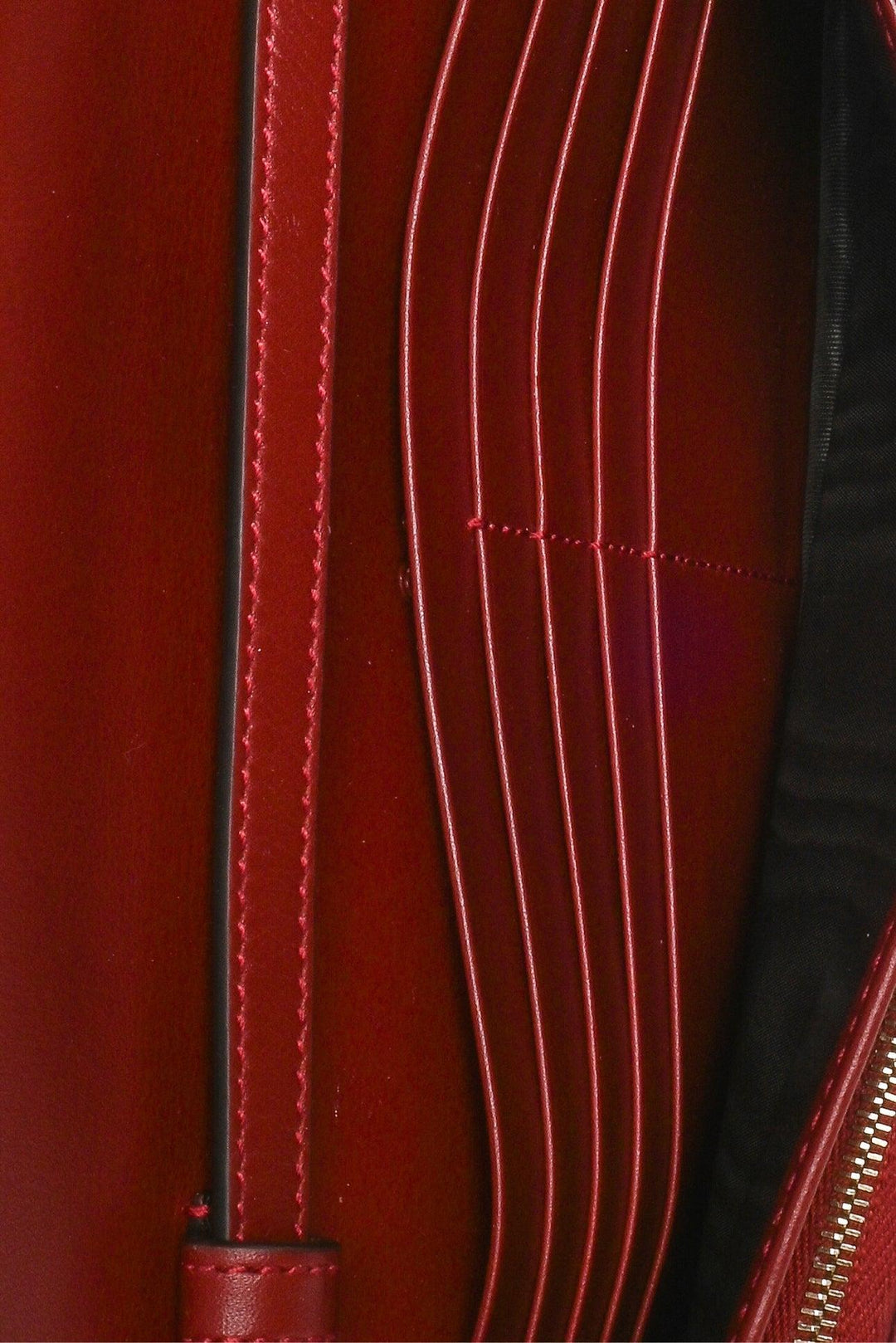 Gucci Microguccissima Wallet On Strap