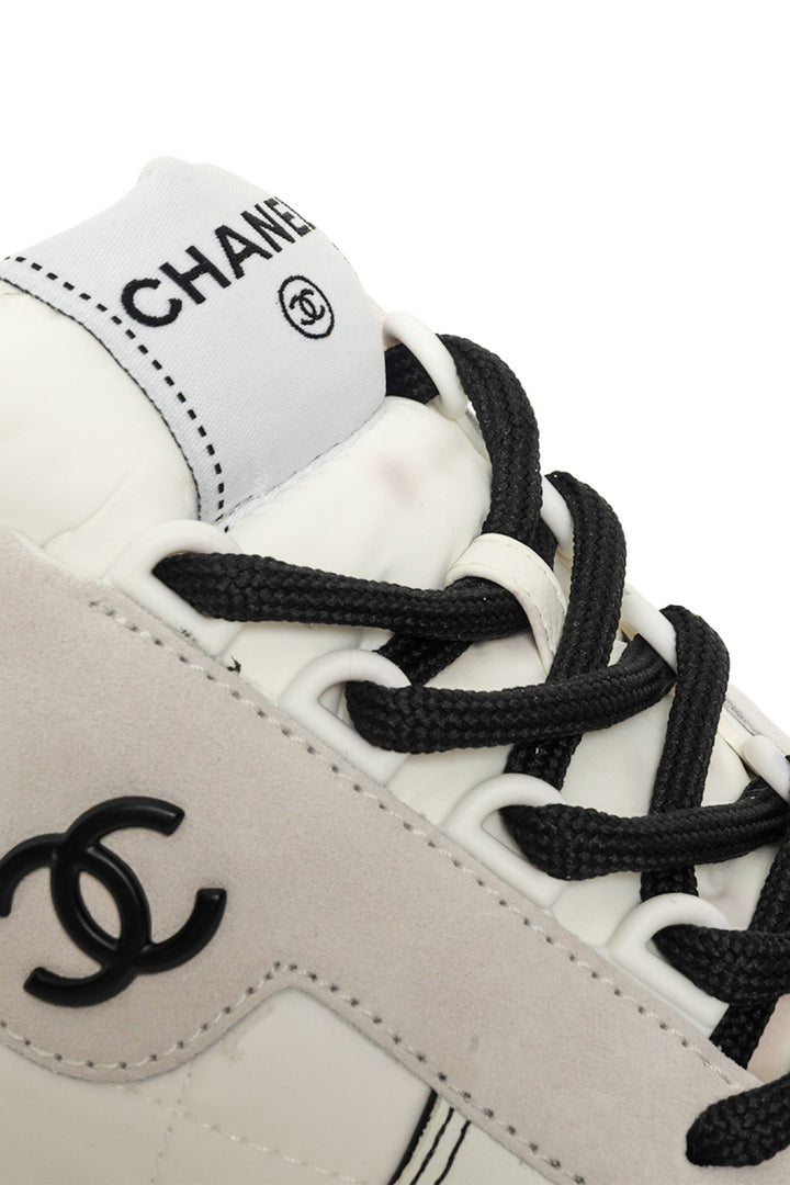 Chanel Size 39.5 Suede Fabric Calfskin Womens CC Sneaker