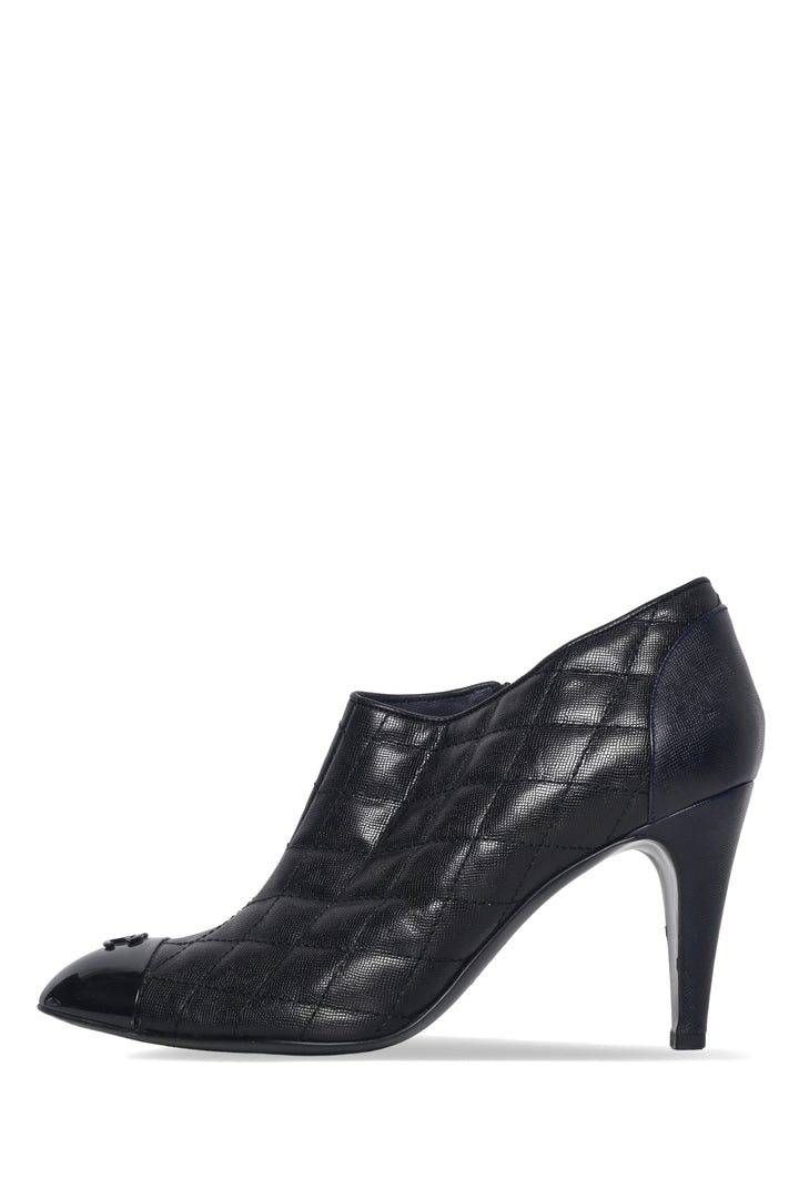 Chanel Size 39.5 Interlocking CC Logo Ankle Boots