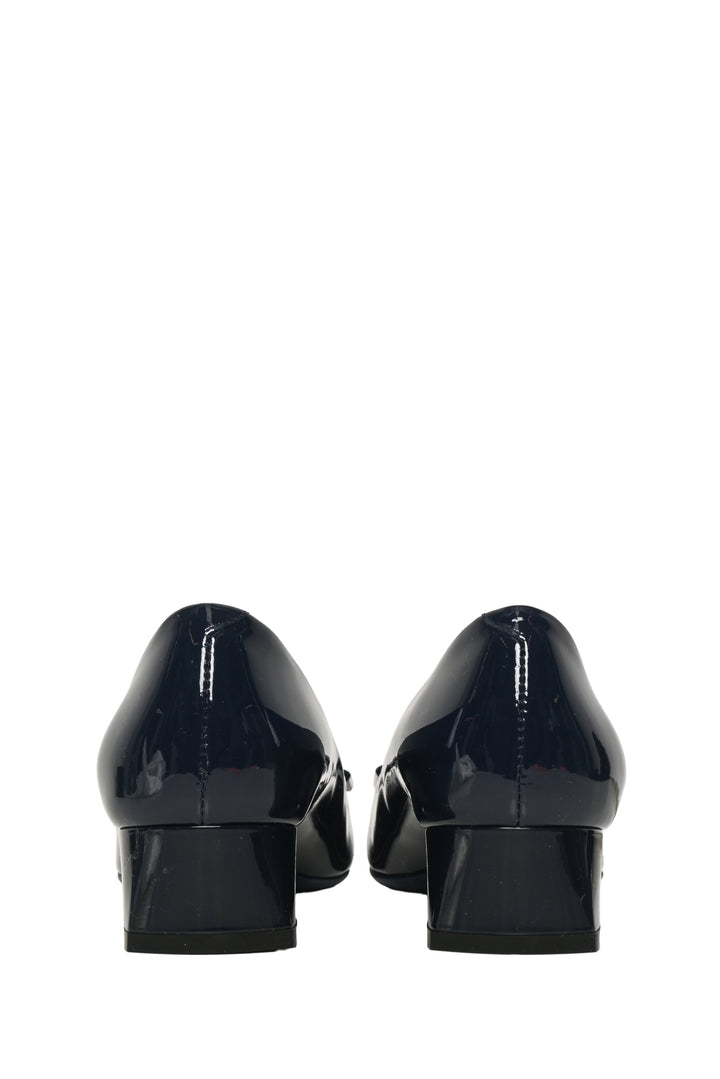 Roger Vivier Size 35 Patent Leather Buckle Block Heel Pumps