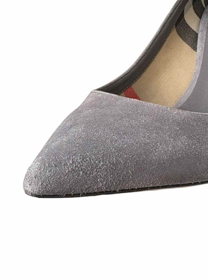 Burberry Size 35 Suede Pumps