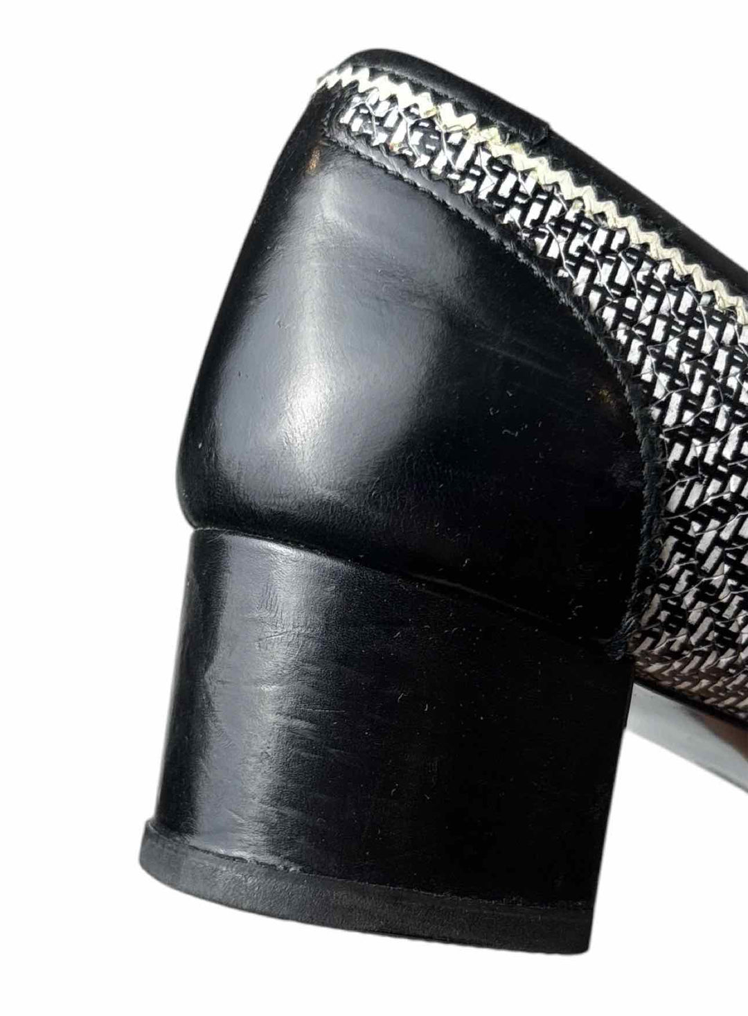 Ferragamo Size 8 Vara Leather Pumps