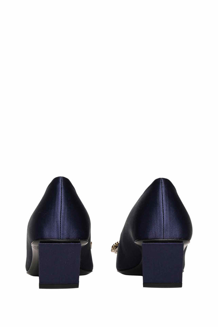 Roger Vivier Size 34 Belle Vivier Pilgrim Pumps