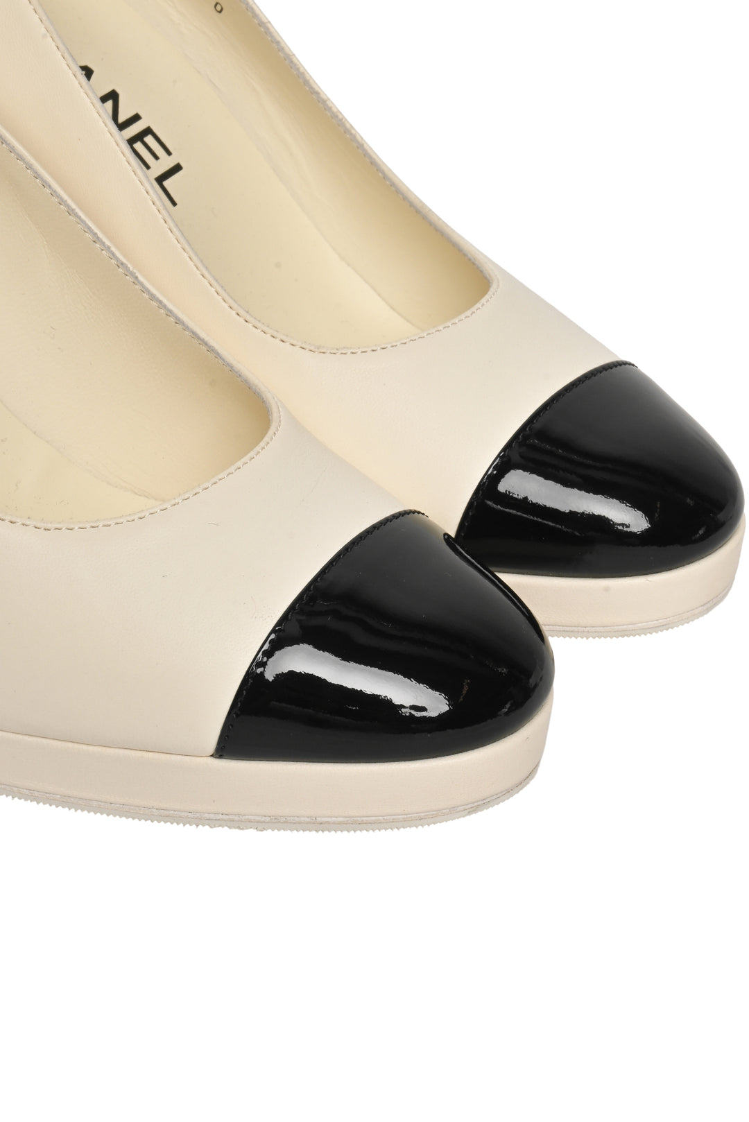 Chanel Size 35.5 Faux Pearl Interlocking CC Cap Toe Pumps