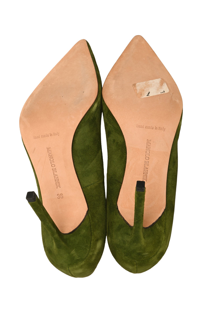 Manolo Blahnik Size 36 BB Suede Pumps