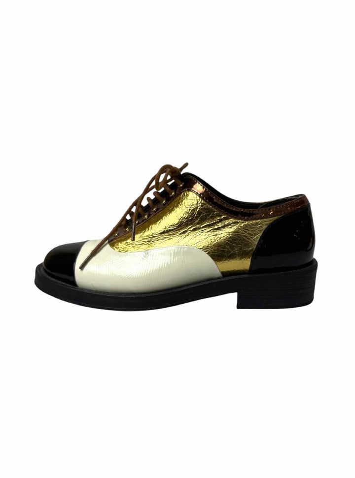 2017 Interlocking CC Chanel Size 38 Flats