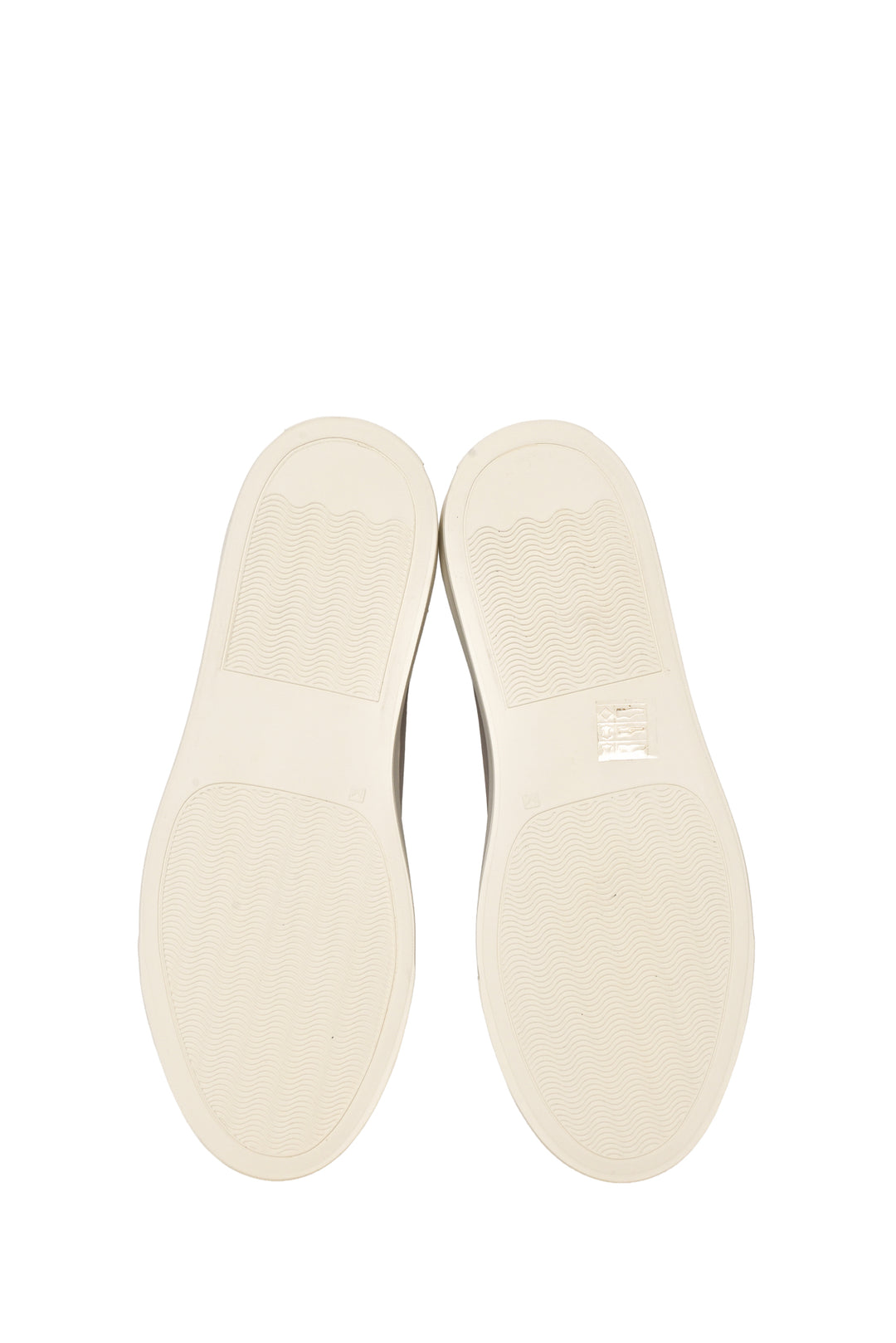 Common Projects Size 37 Achilles Low Sneaker