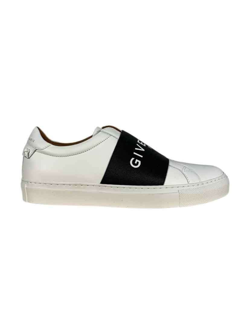 Givenchy Size 39 Sneaker