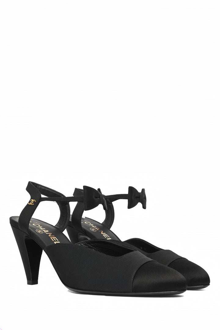 Chanel Size 40 Interlocking CC Logo D'Orsay Pumps
