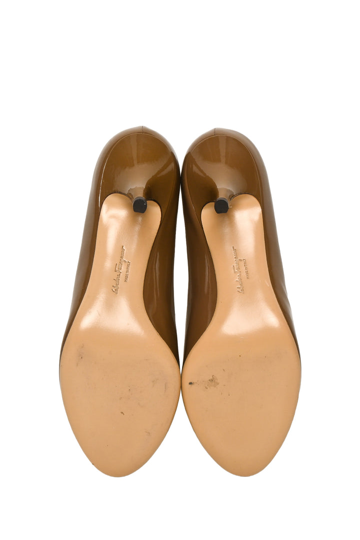 Ferragamo Size 8 Patent Leather Bow Pumps