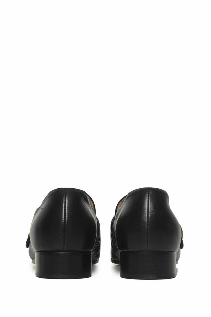 Gucci Size 35 Leather GG Marmont Loafers