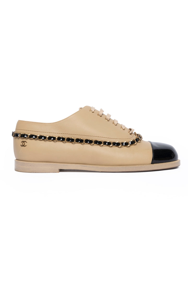 Chanel Size 36 Leather & Patent Chain Accent CC Oxford Lace Up Flats