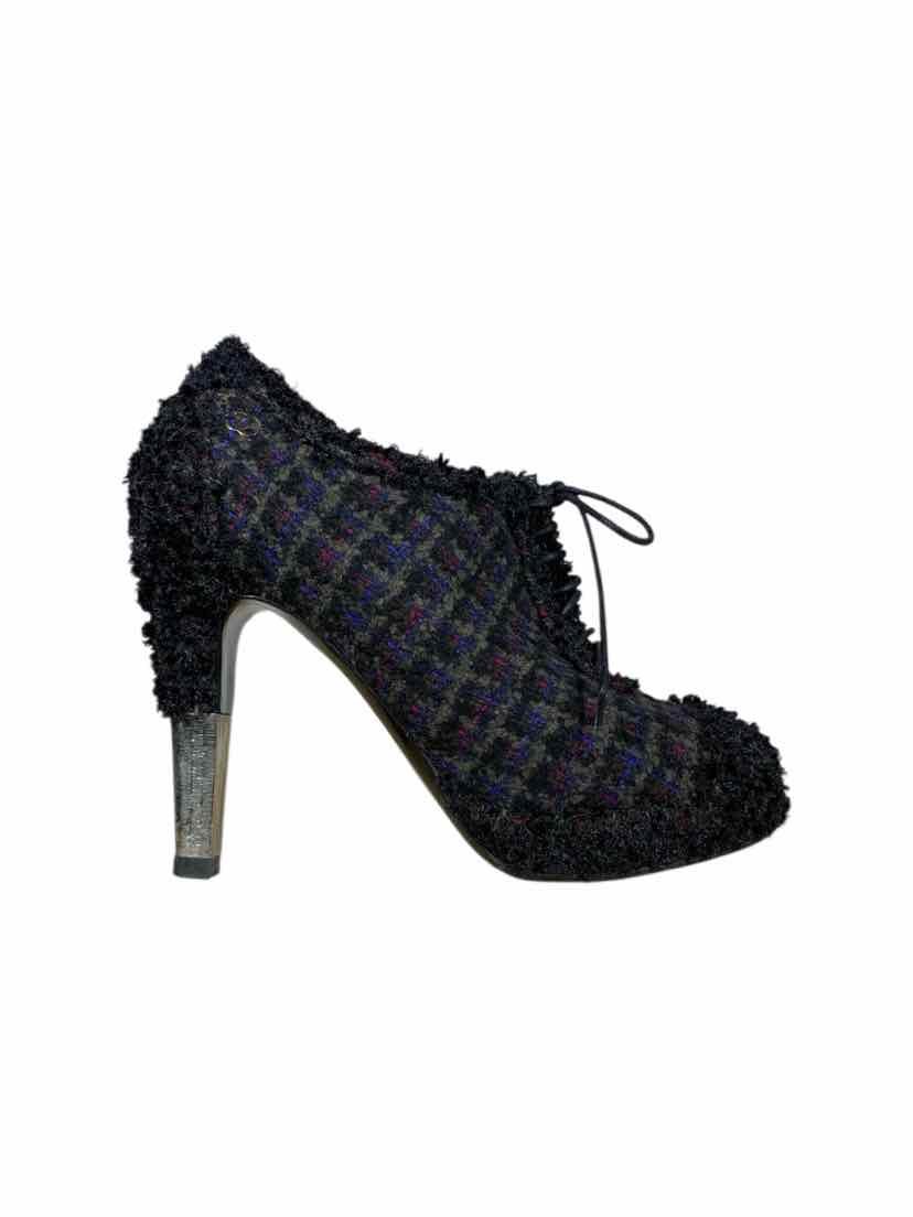 Chanel Size 37 Tweed Lace Up Ankle Boots