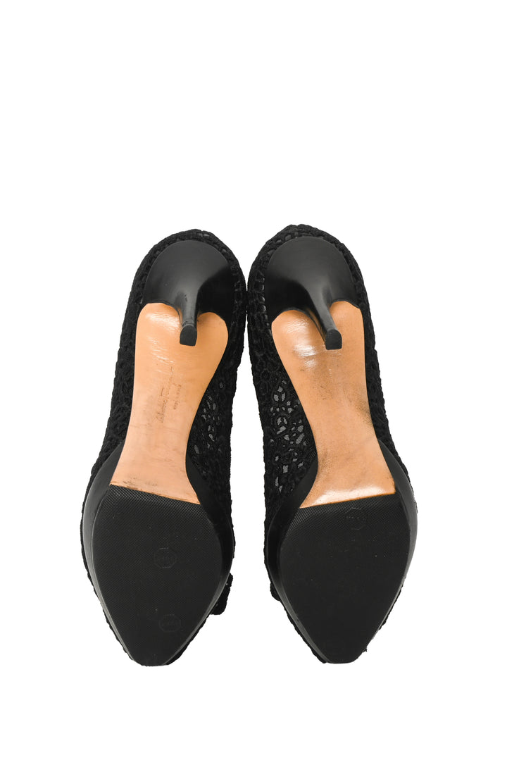 Salvatore Ferragamo Size 7.5 Lace Peep Toe Sandals