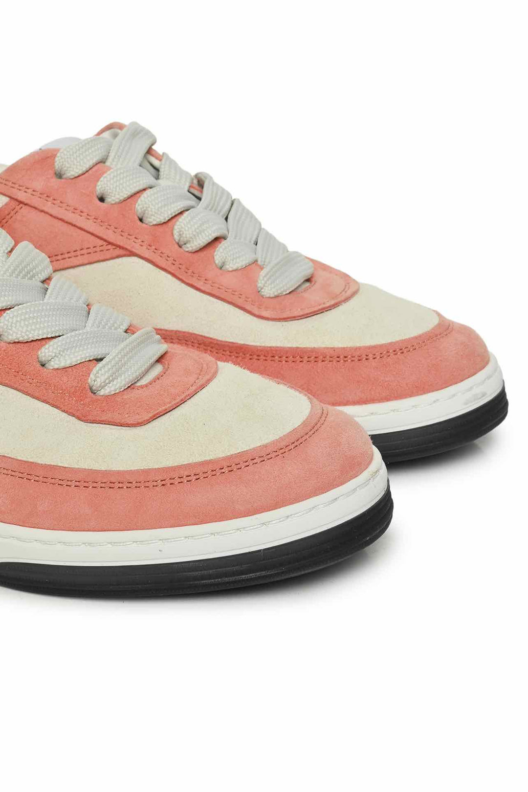 Chanel Size 39 CC Logo Suede Sneaker