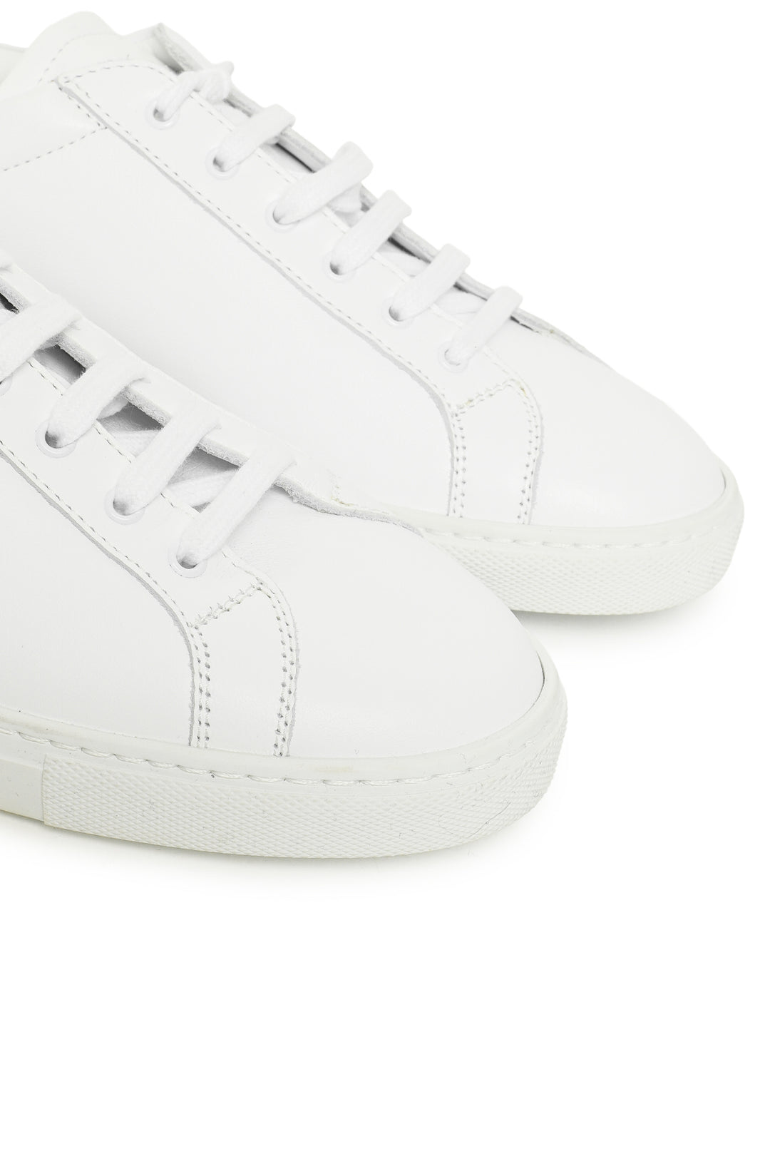 Common Projects Size 37 Sneaker