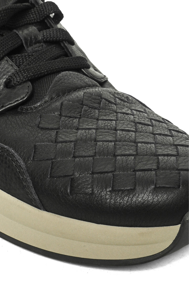Bottega Veneta Size 39 Woven Leather Sneaker