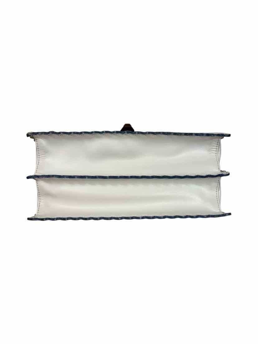 Fendi Medium Kan I Scalloped Shoulder Bag